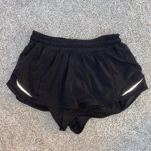 hotty hot short black